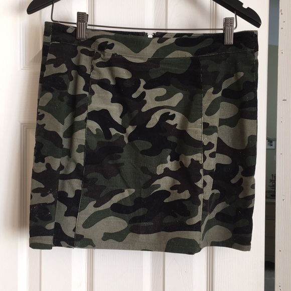 Cute 2 Piece Outfit Knit Tank and Camo Skirt - Picture 4 of 7